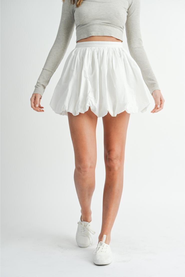 【新品、タグ付き】Bibiy. COLENNE SKIRT WHITE Genia Satin Bubble Mini Skirt - White | MESHKI US