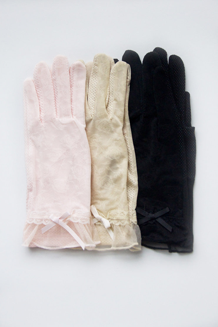 “Rosey Lace” Black Tea Time Non-Slip Gloves